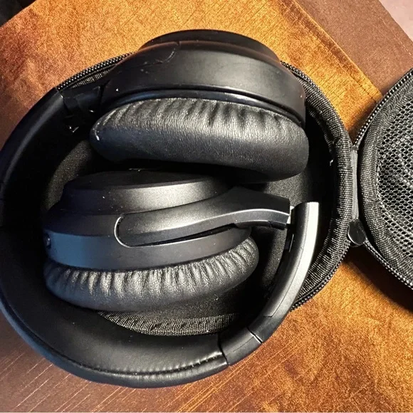 TaoTronics SoundSurge 90 Active Noise Cancelling wireless stereo Headphones - Picture 8 of 9